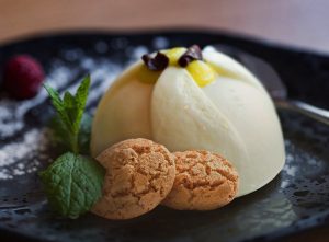 Read more about the article Panna cotta and Amaretti
