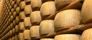 Scopri di più sull'articolo Parmigiano Reggiano Premiato al World Championship Cheese Contest